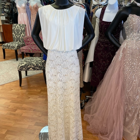 Long off white dress with jersey blouse top and lace bottom size 6 gold sequins - Picture 4 of 7